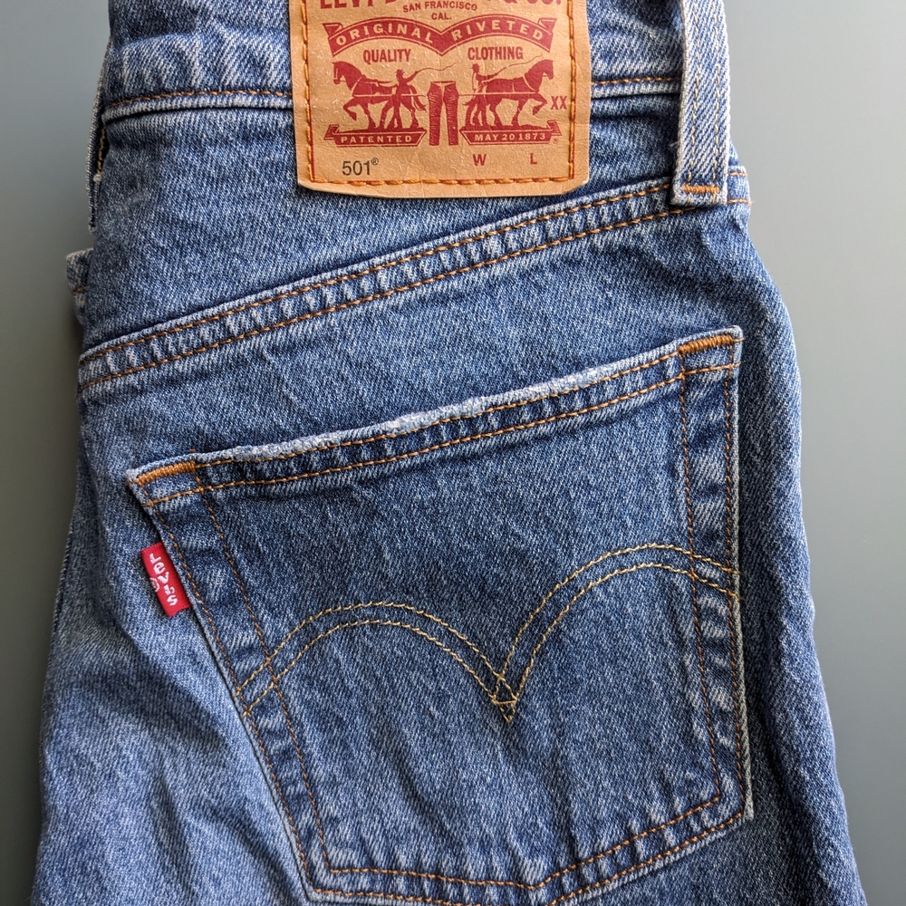 Levi's Women's Classic Denim Jeans 501